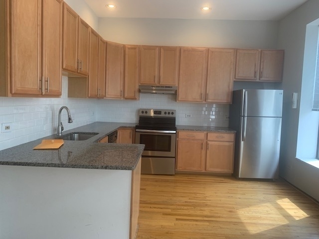 3055 N Sheffield Avenue - Photo 4