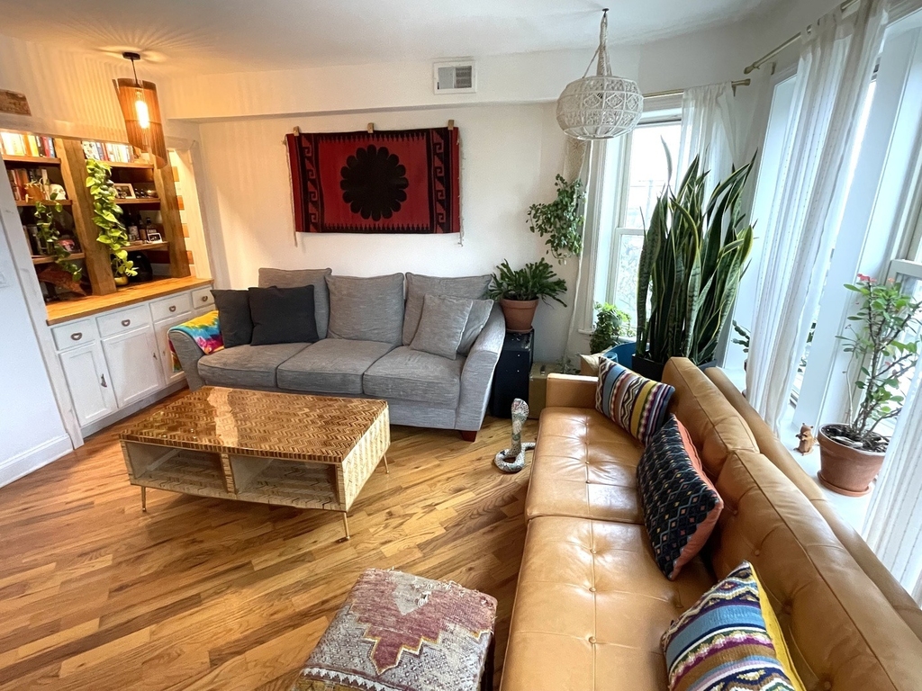 3914 W Cortland Street - Photo 1