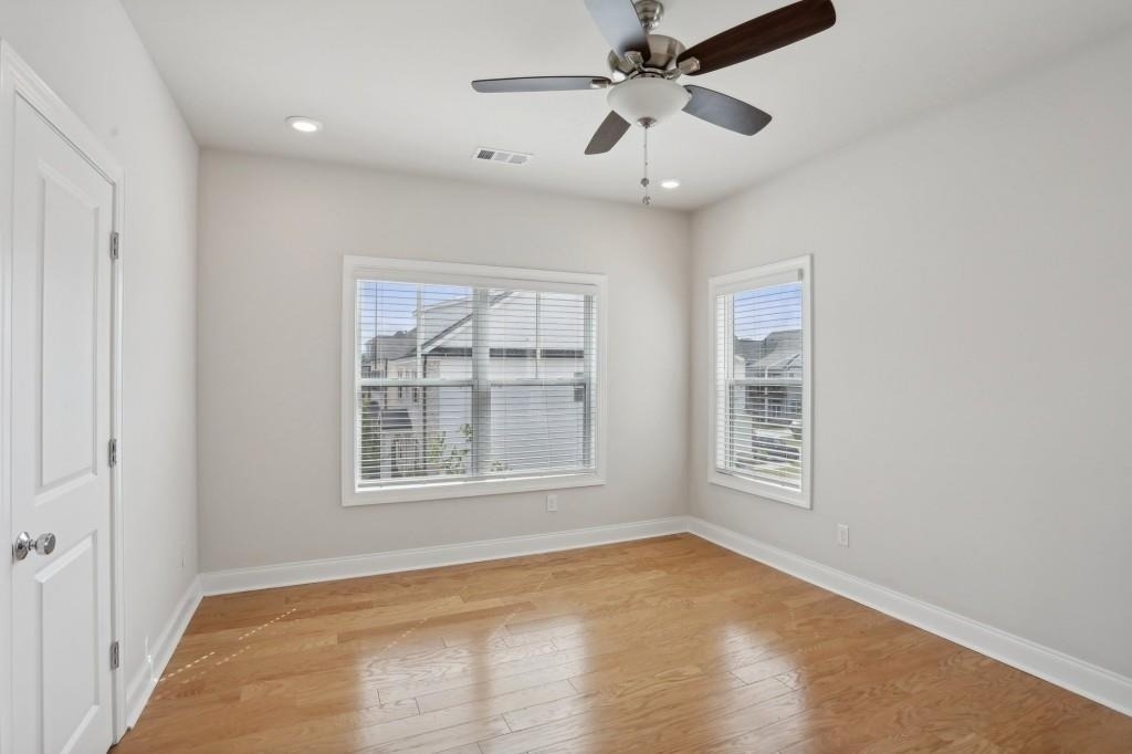 1445 Calvert Lane - Photo 16