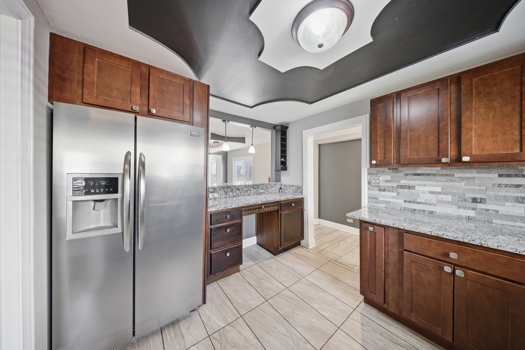 810 Superior Street - Photo 5