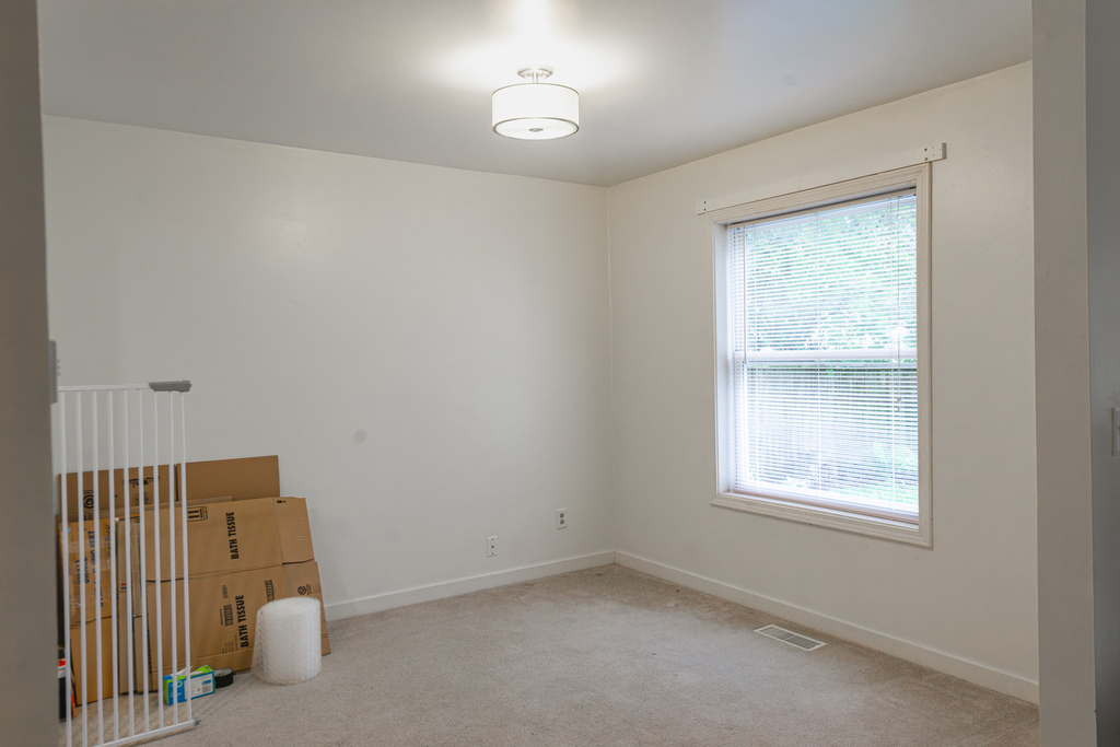 1105 E Florida Avenue - Photo 2