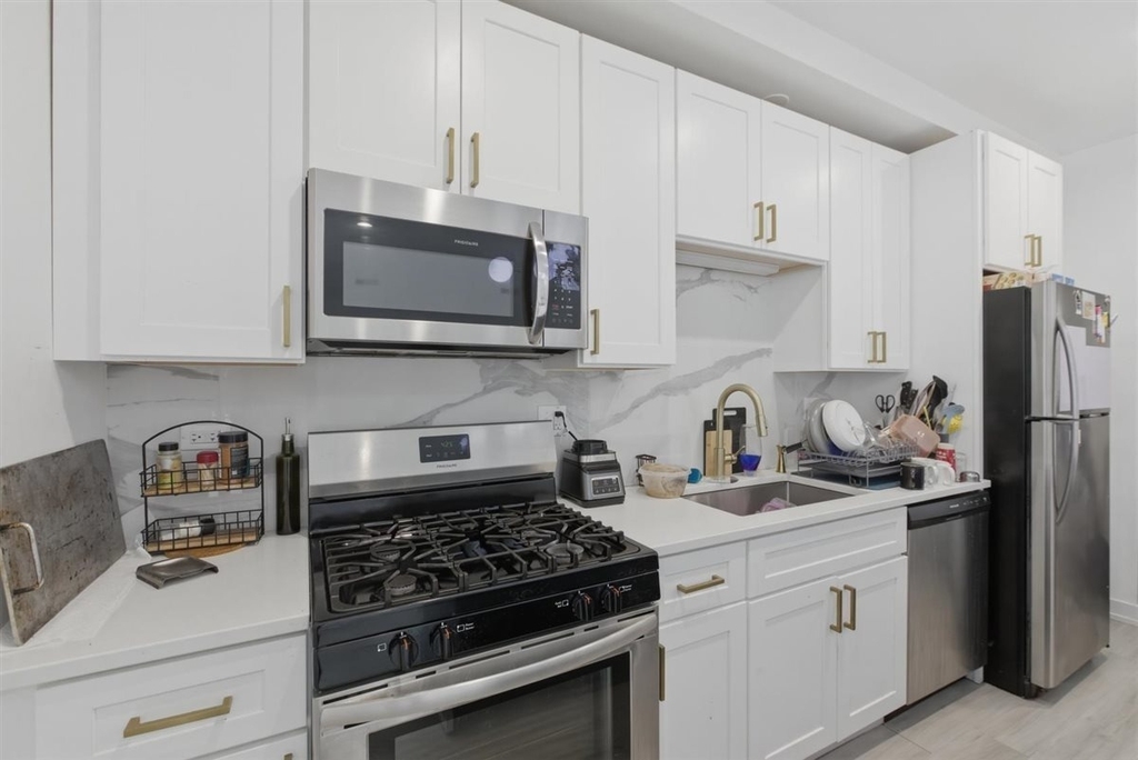 4937 N St. Louis Avenue - Photo 1