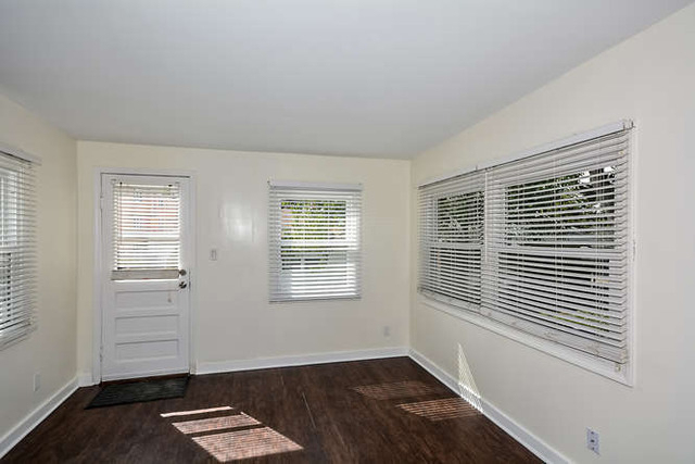 2140 Dobson Street - Photo 9