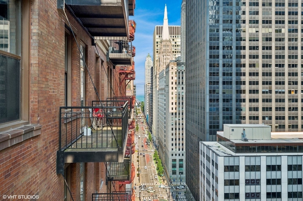 212 W Washington Street - Photo 23