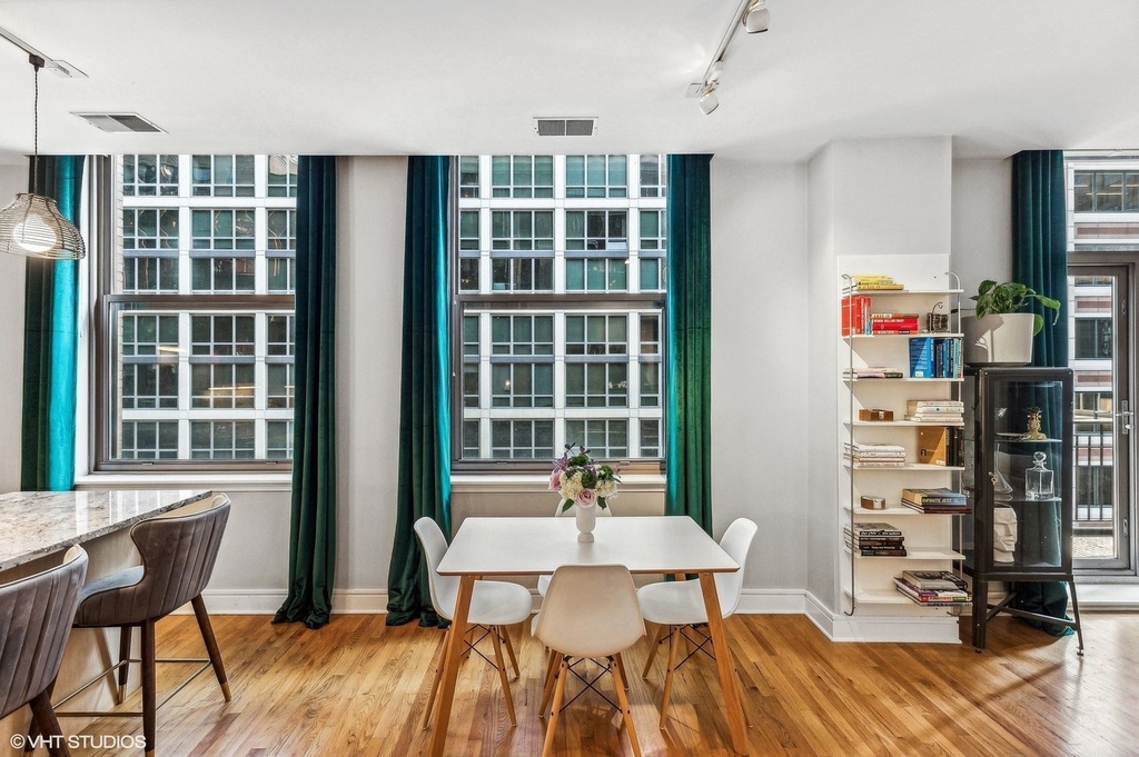 212 W Washington Street - Photo 12