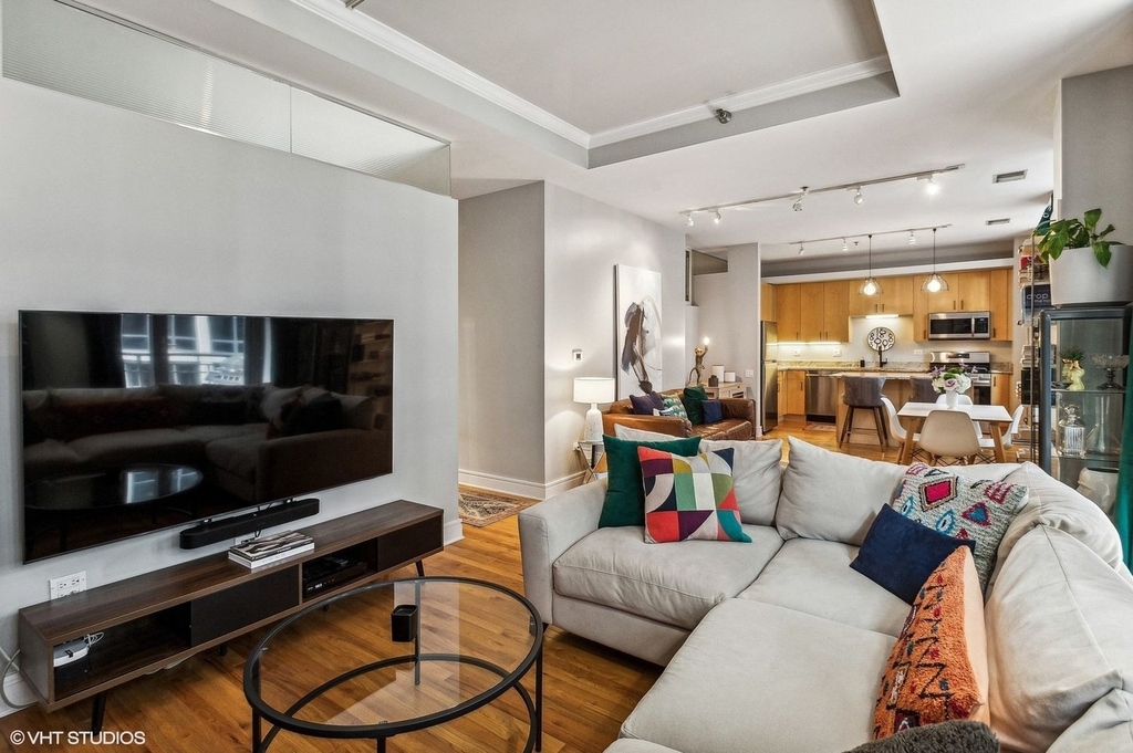 212 W Washington Street - Photo 4