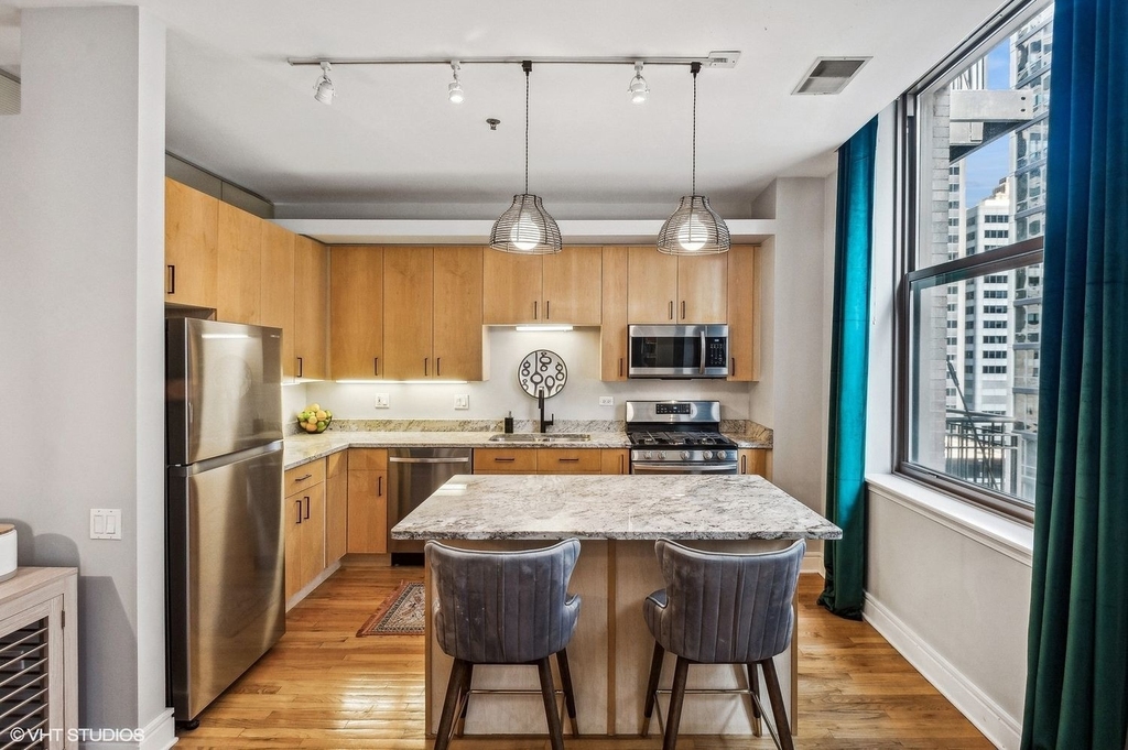 212 W Washington Street - Photo 15