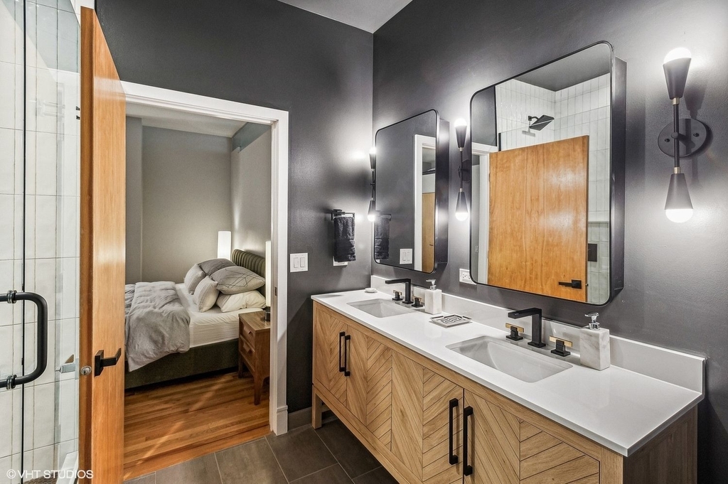 212 W Washington Street - Photo 20