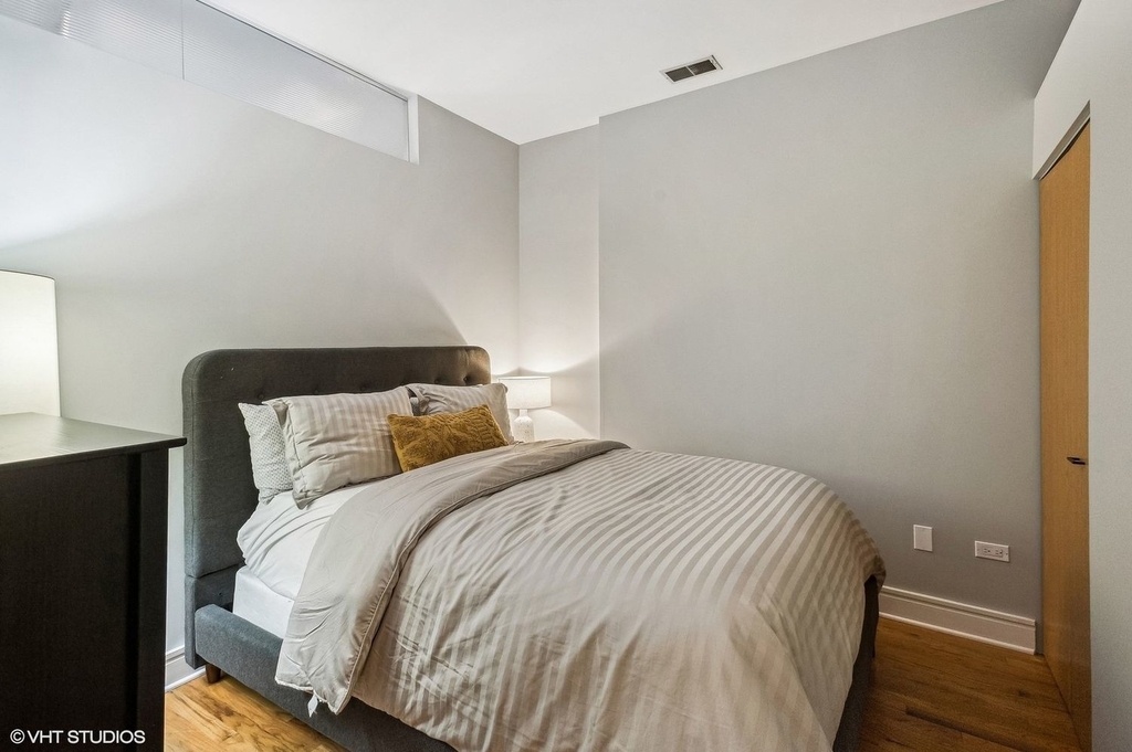 212 W Washington Street - Photo 25