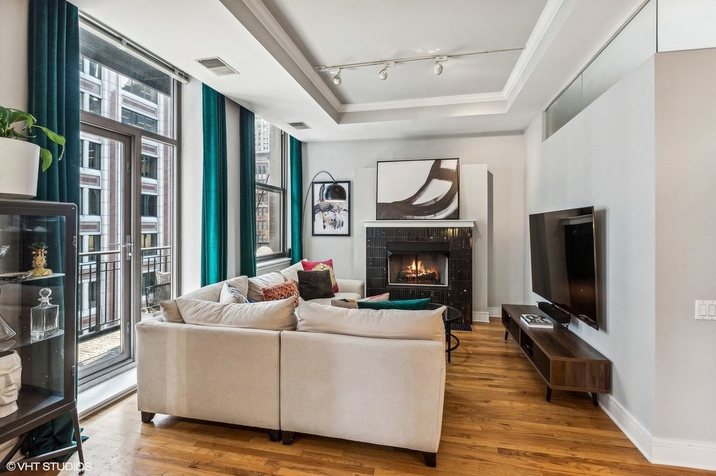 212 W Washington Street - Photo 9