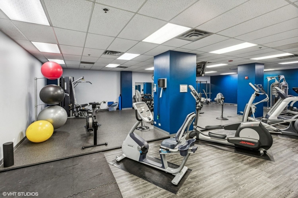 212 W Washington Street - Photo 27