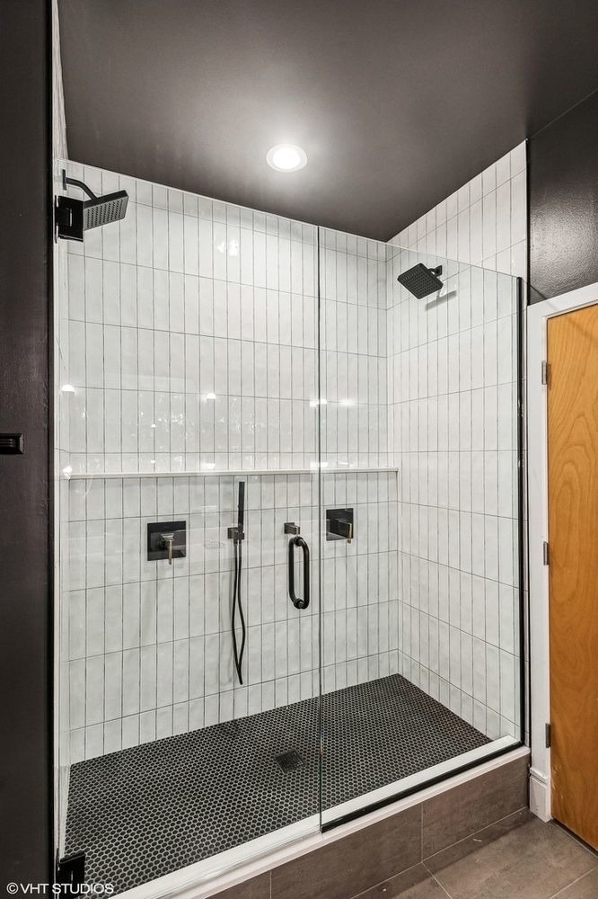 212 W Washington Street - Photo 1
