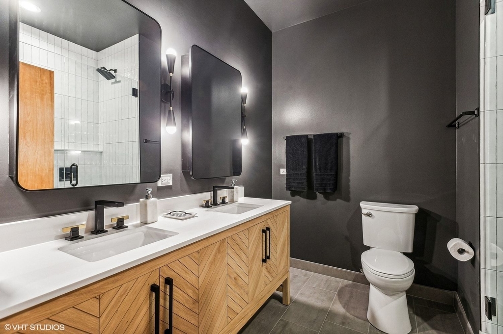 212 W Washington Street - Photo 2