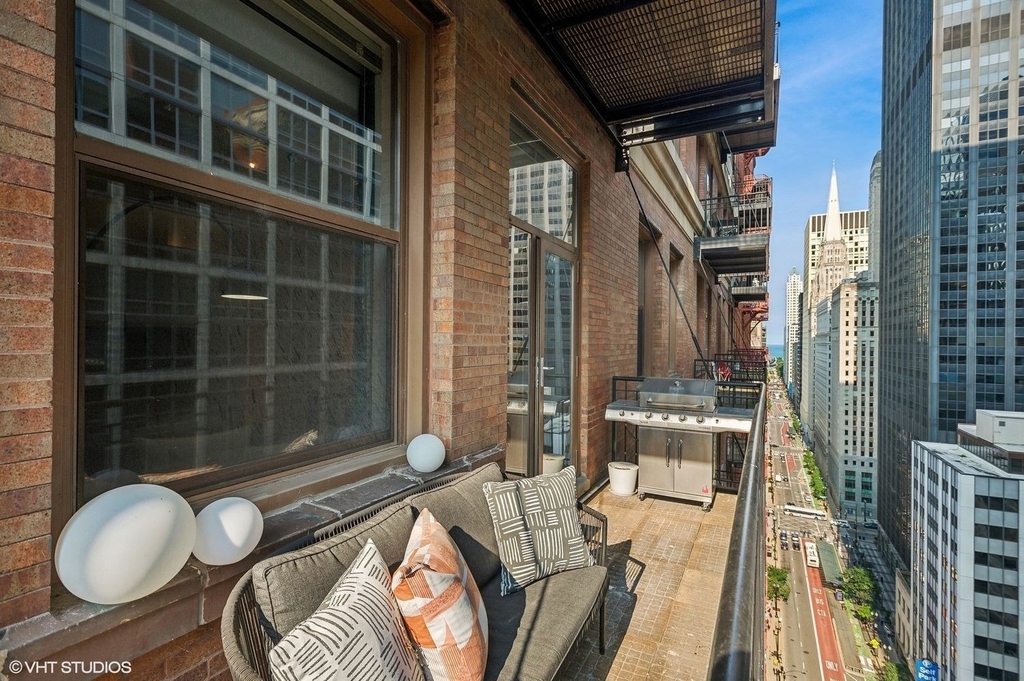 212 W Washington Street - Photo 22