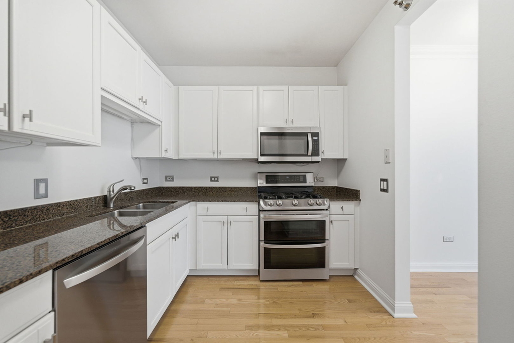25 E Superior Street - Photo 6