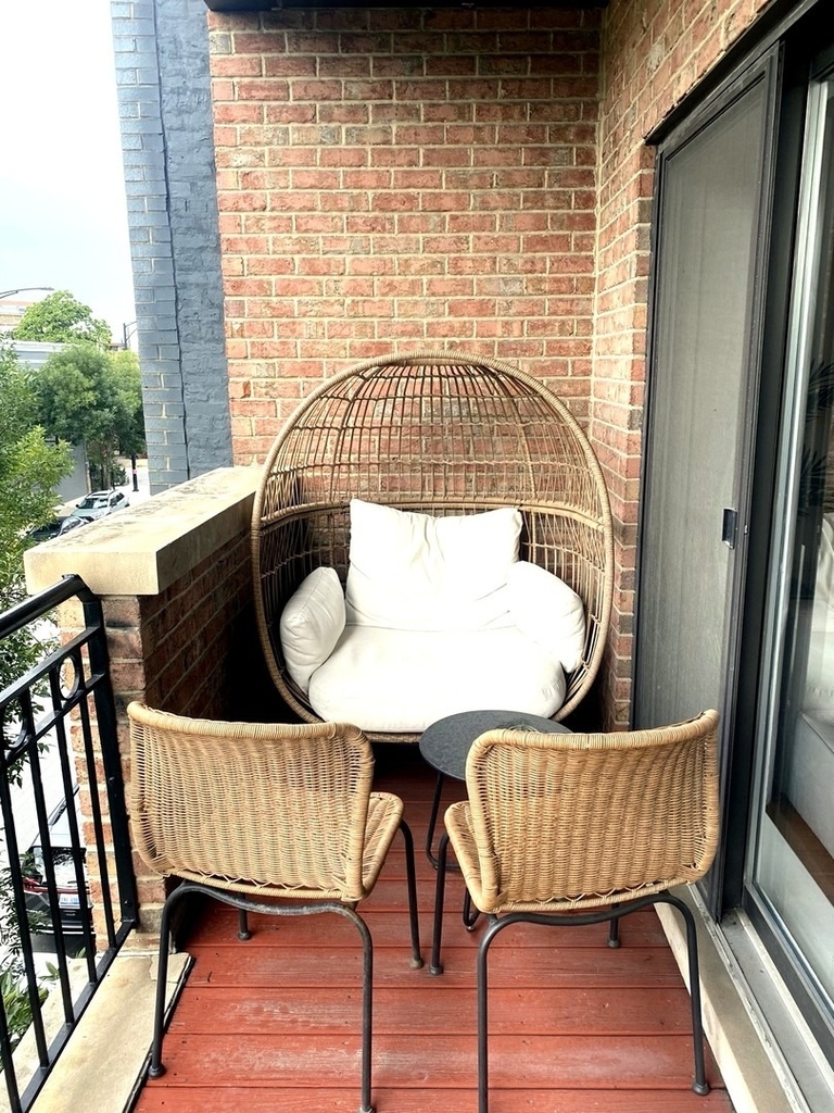 2236 W Armitage Avenue - Photo 12
