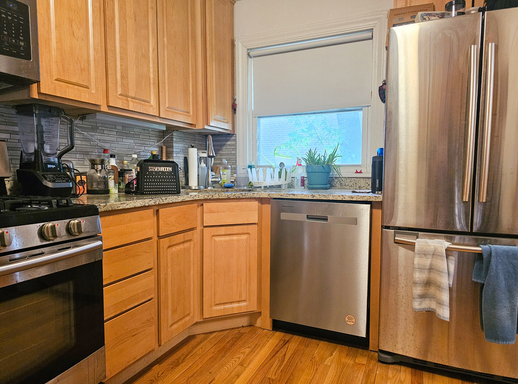 86 Lincoln Avenue - Photo 1