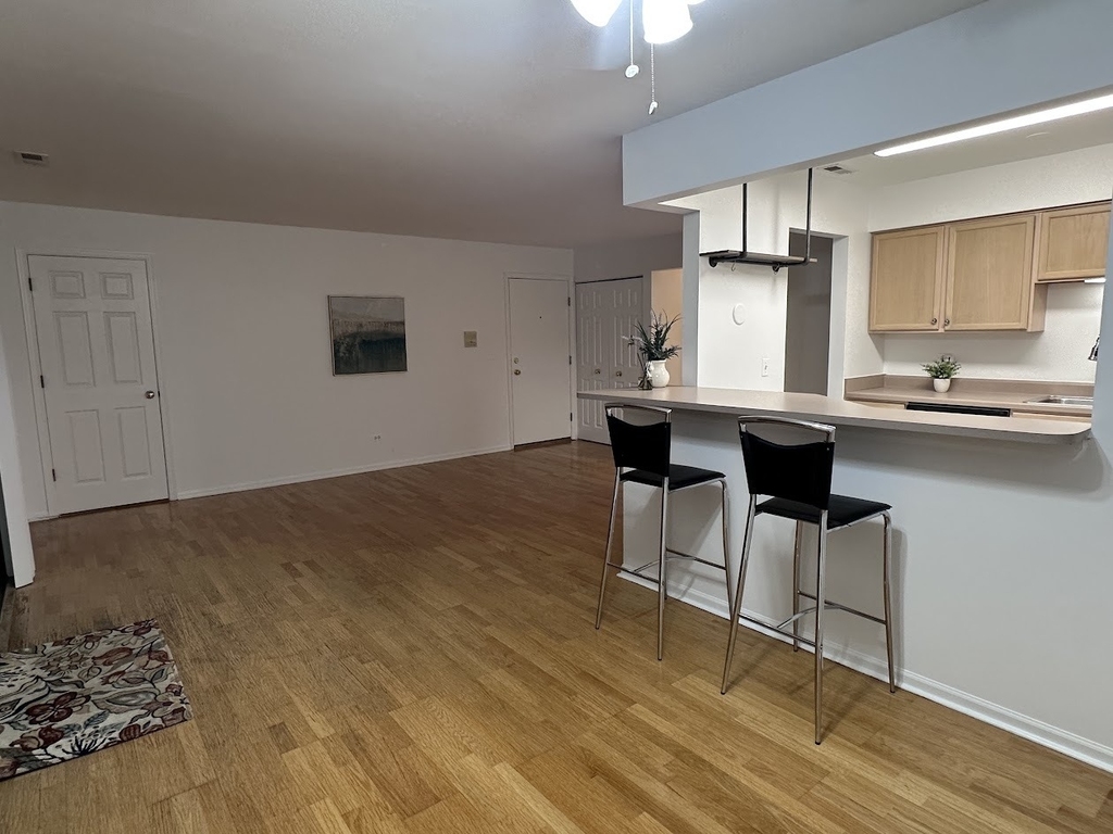 234 W Court Of Shorewood - Photo 3
