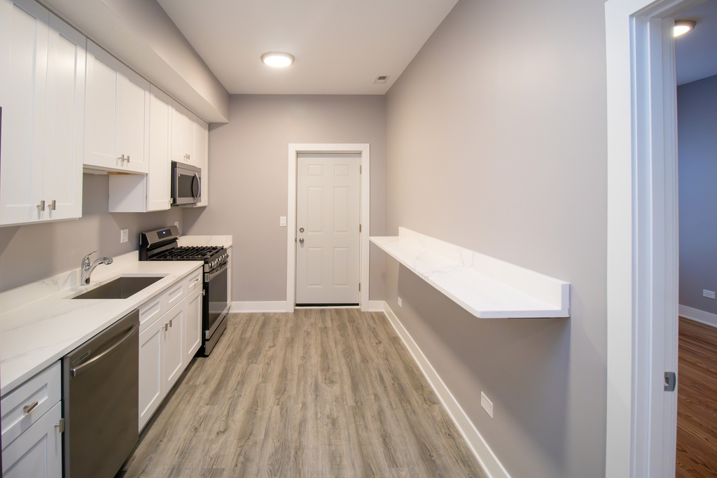 5310 S Harper Avenue - Photo 2