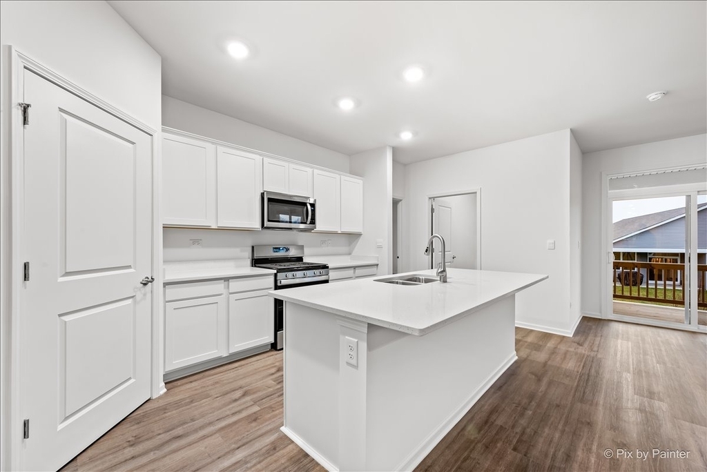 301 Westminster Court - Photo 14