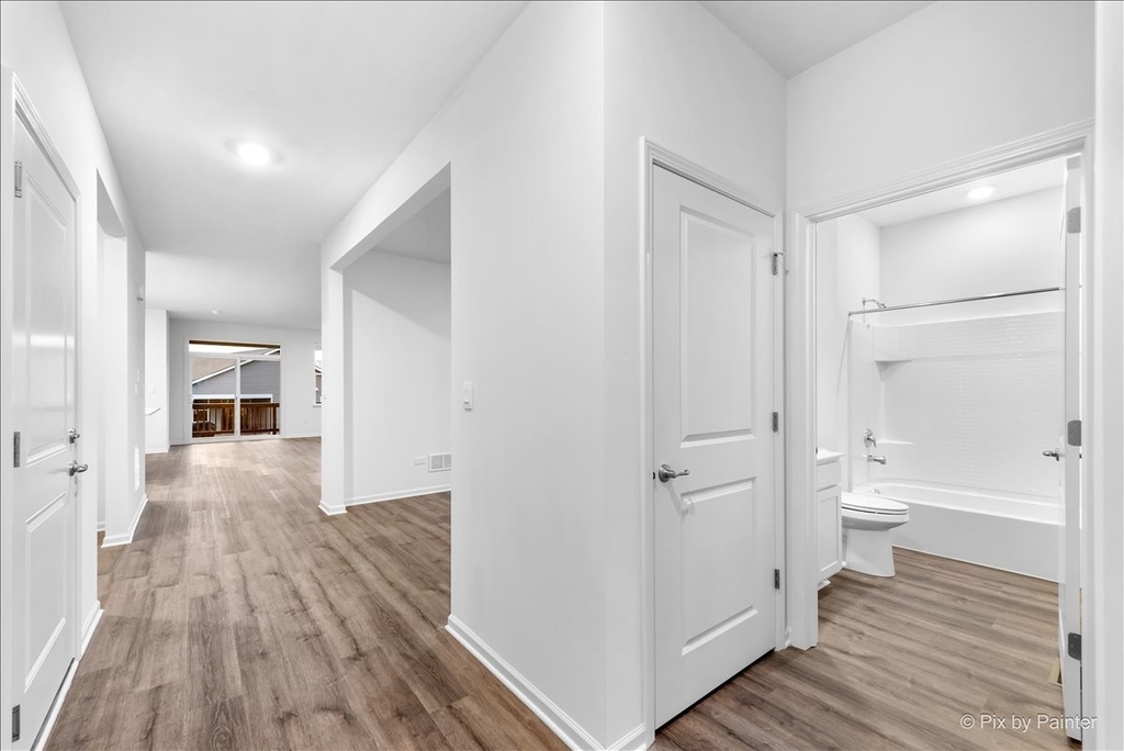 301 Westminster Court - Photo 4