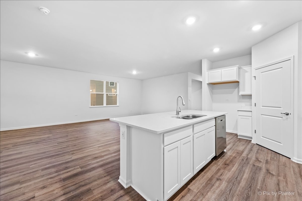 301 Westminster Court - Photo 15