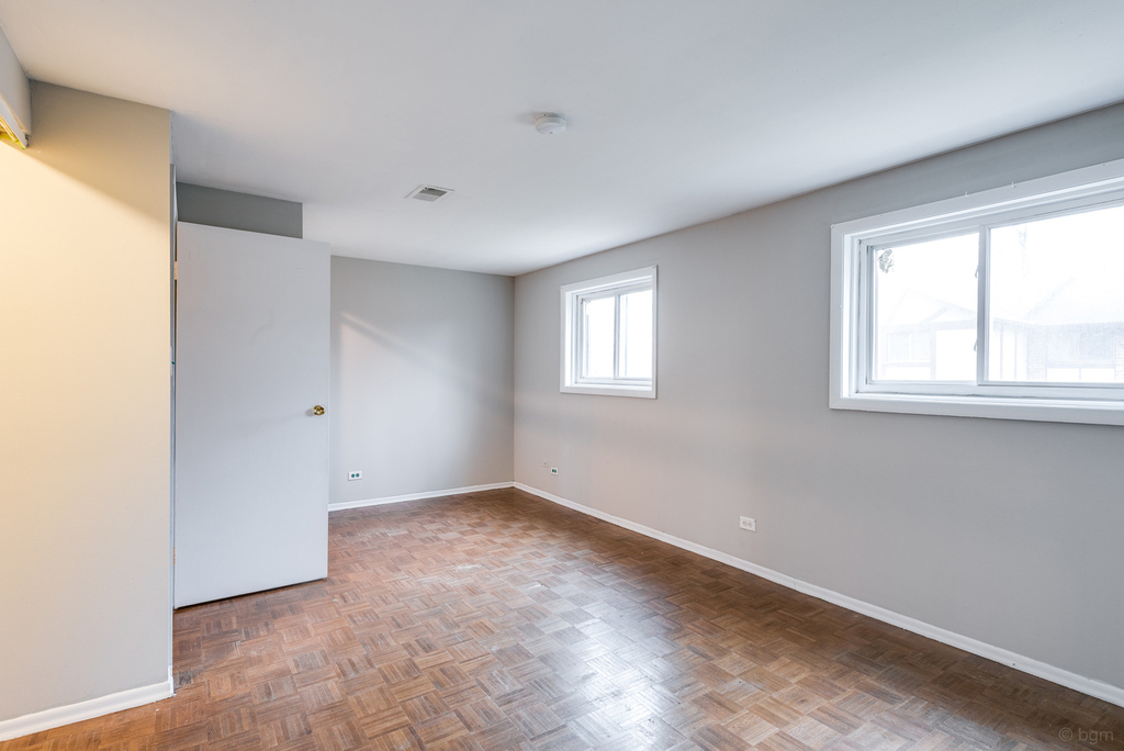 18w269 Kirkland Lane - Photo 10