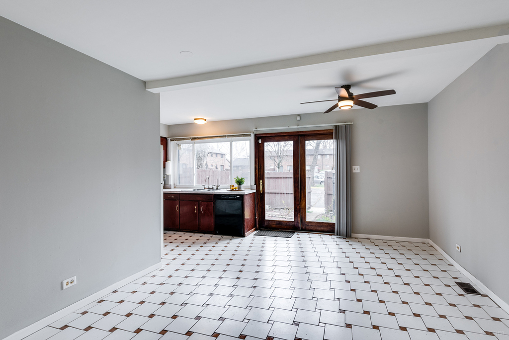 18w269 Kirkland Lane - Photo 7