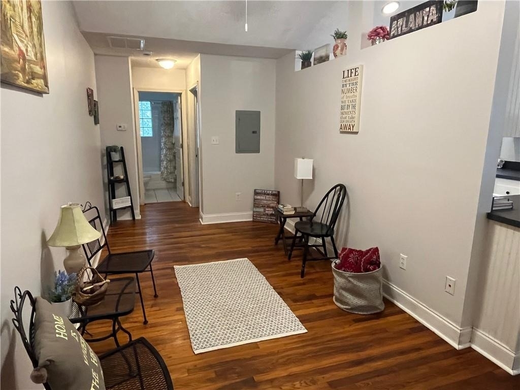 1115 Shelby Place Se - Photo 5