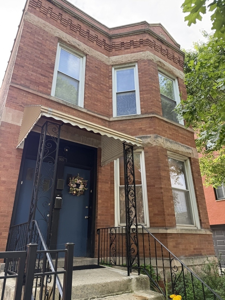 1815 N Paulina Street - Photo 0