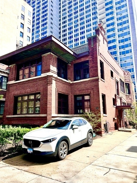 717 W Junior Terrace - Photo 0