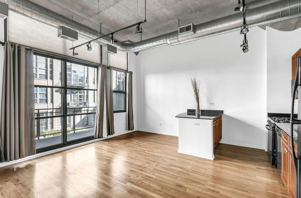 900 N Kingsbury Street - Photo 4