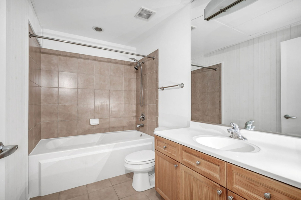 900 N Kingsbury Street - Photo 9