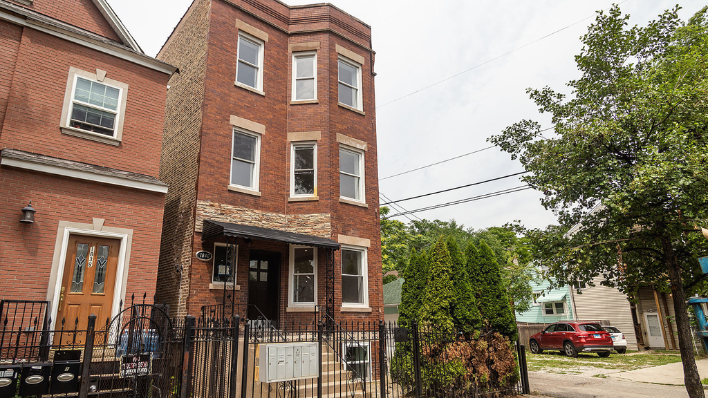1840 N Saint Louis Avenue - Photo 3