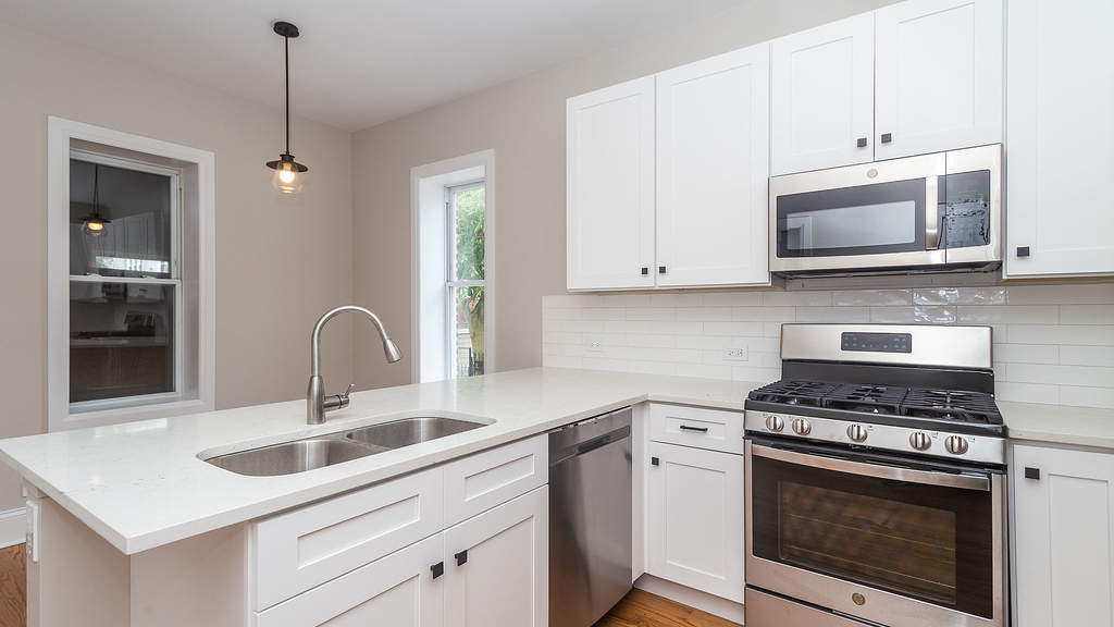 1840 N Saint Louis Avenue - Photo 12