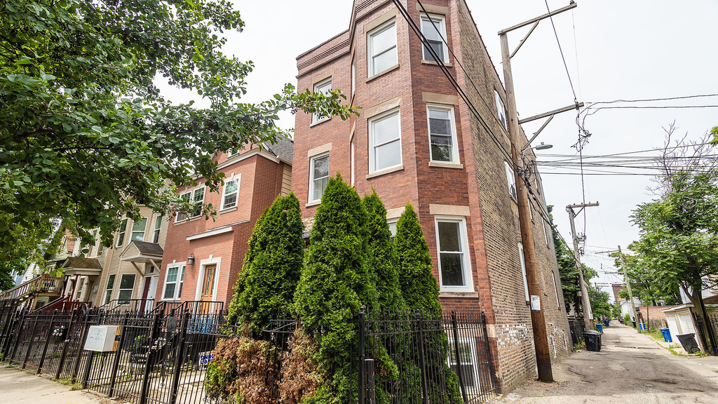 1840 N Saint Louis Avenue - Photo 2
