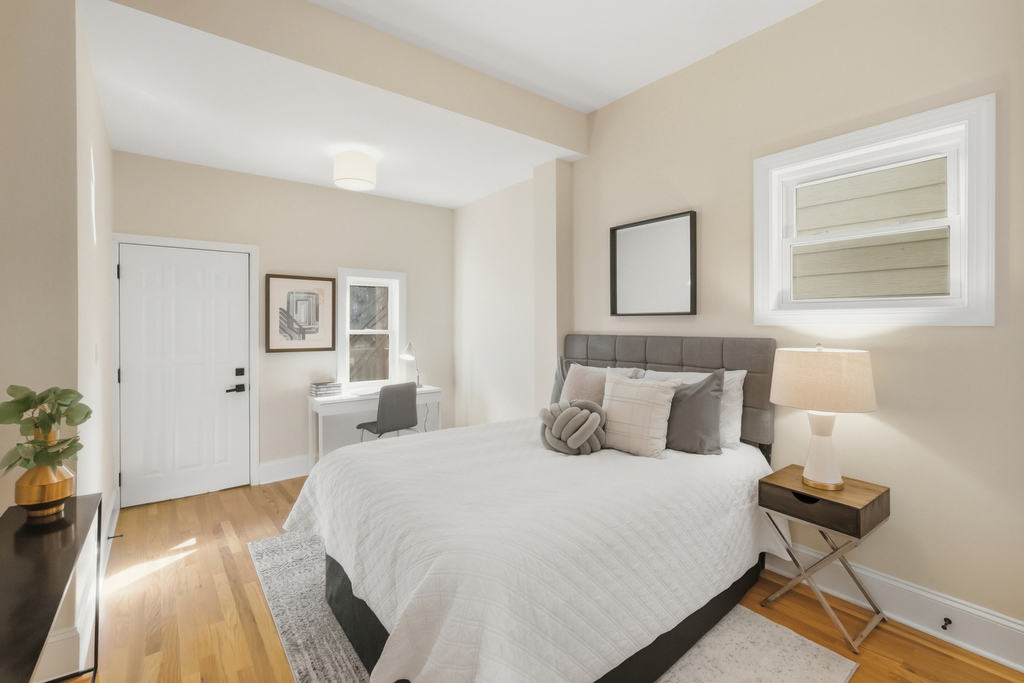 3053 N Seminary Avenue - Photo 9