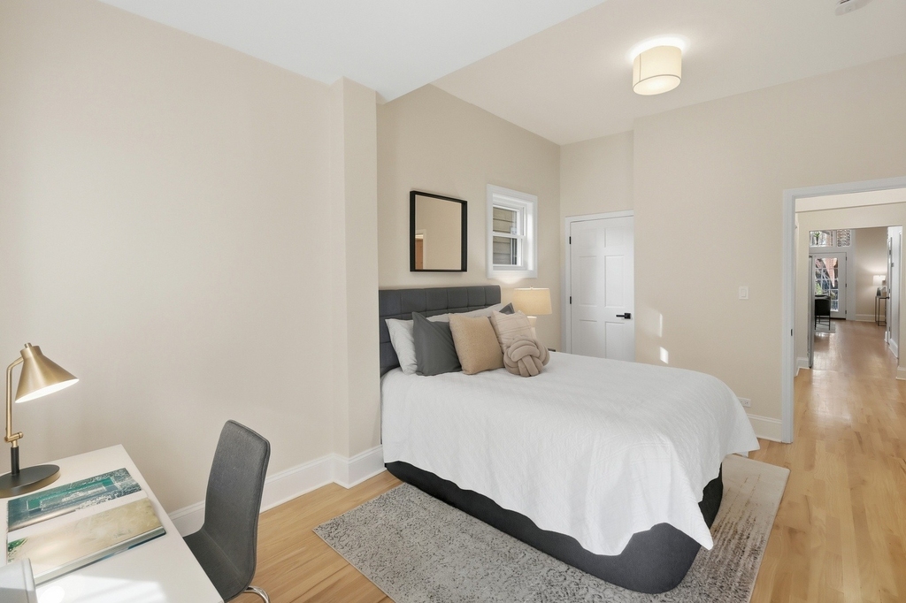 3053 N Seminary Avenue - Photo 11