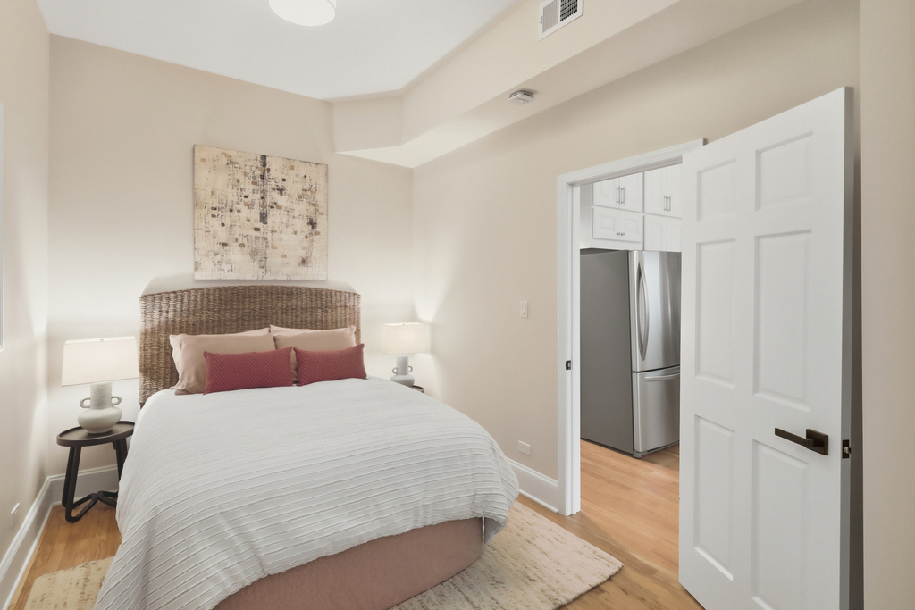 3053 N Seminary Avenue - Photo 8