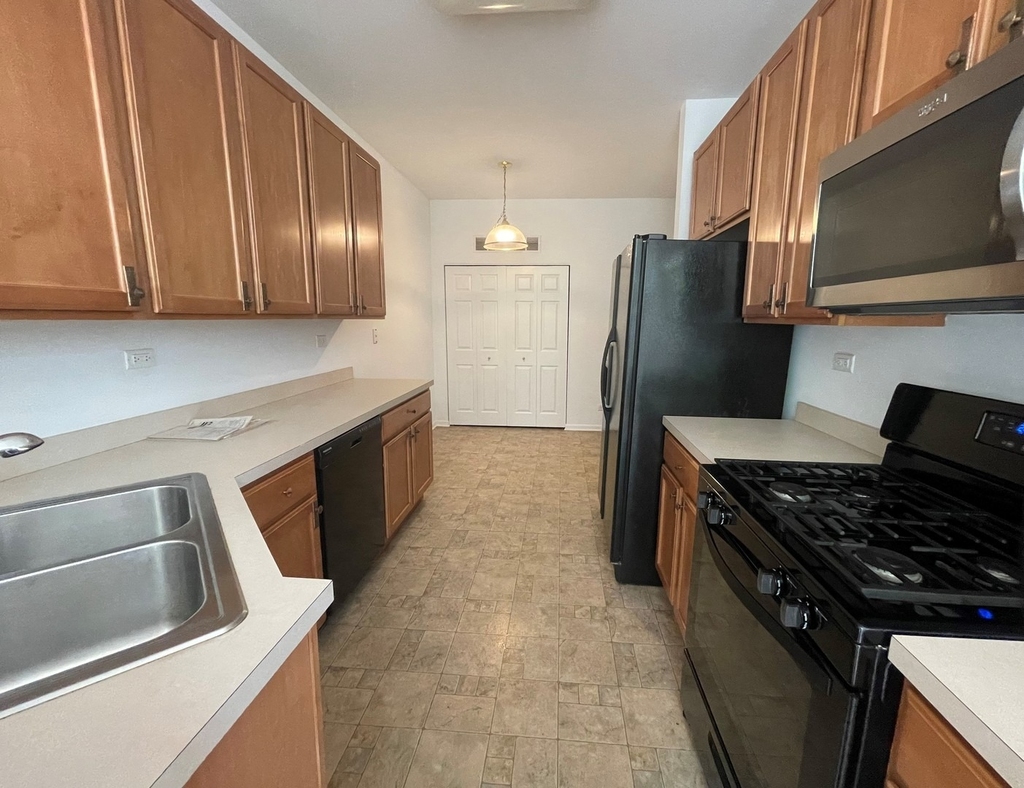 2516 Hillsboro Boulevard - Photo 10