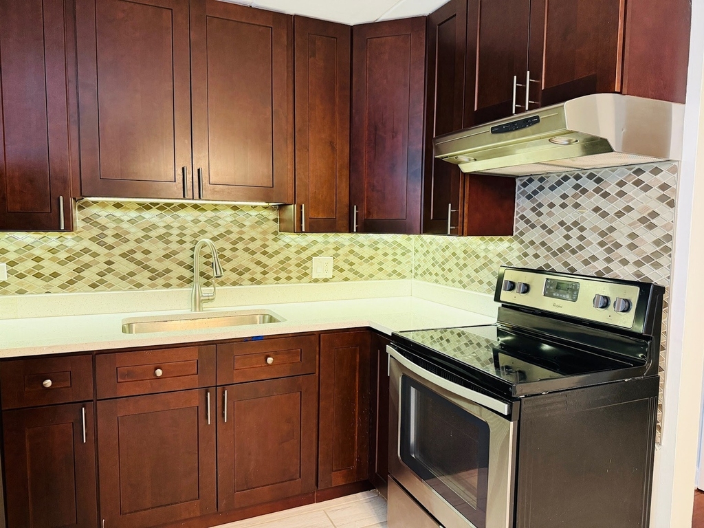 115 Marengo Avenue - Photo 8