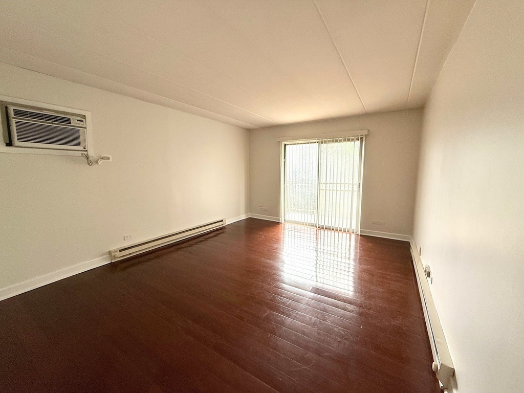 115 Marengo Avenue - Photo 2