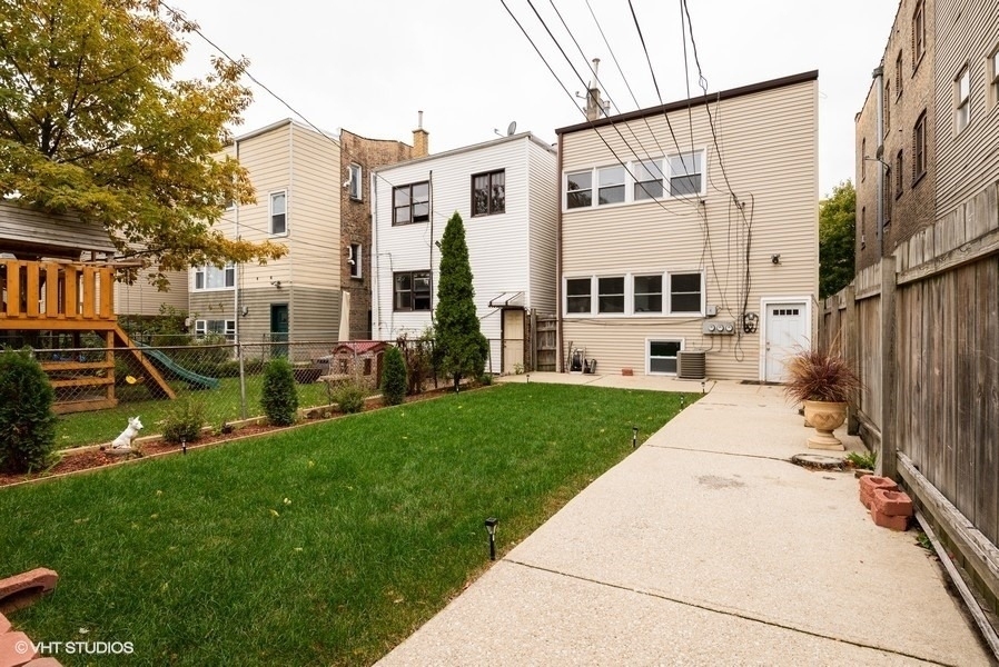 2321 N Sawyer Avenue - Photo 8