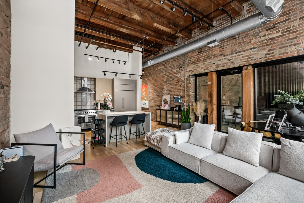 153 W Ohio Street - Photo 3