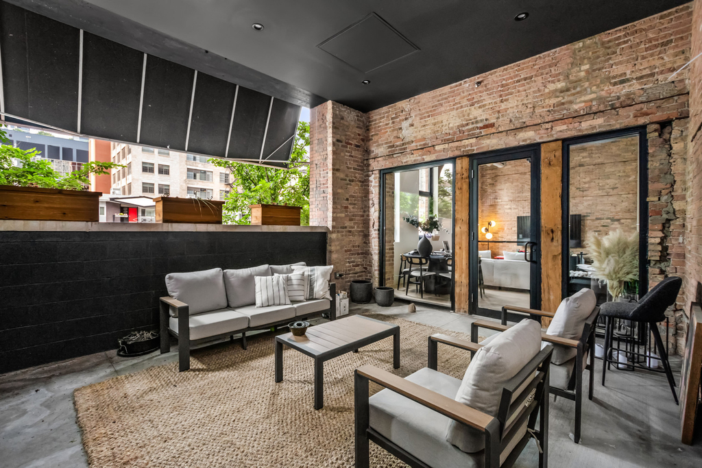 153 W Ohio Street - Photo 4
