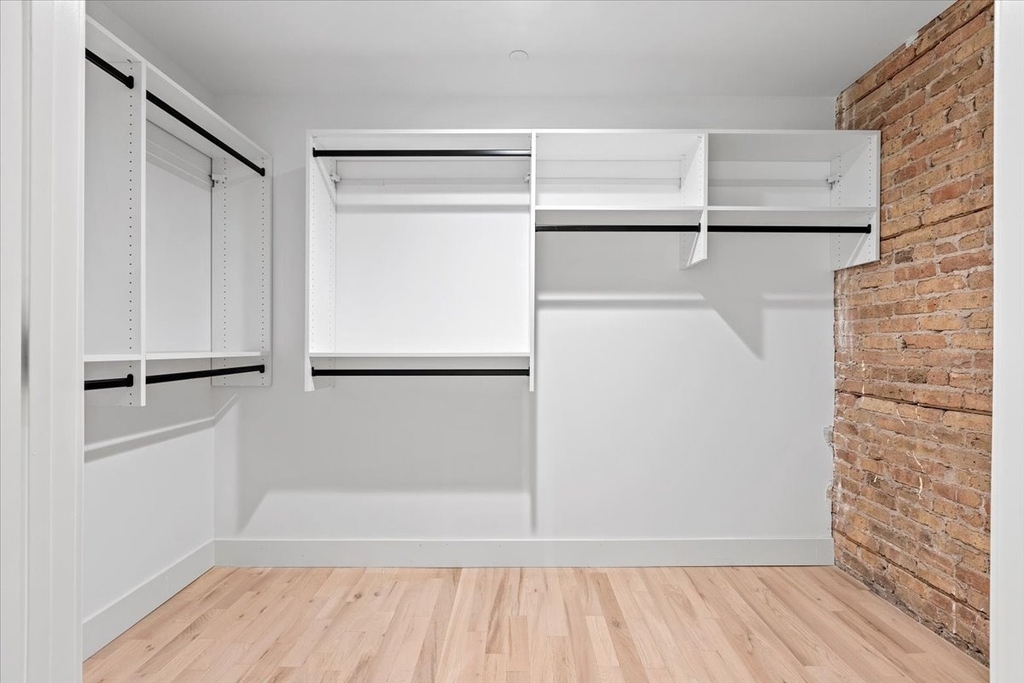 153 W Ohio Street - Photo 8