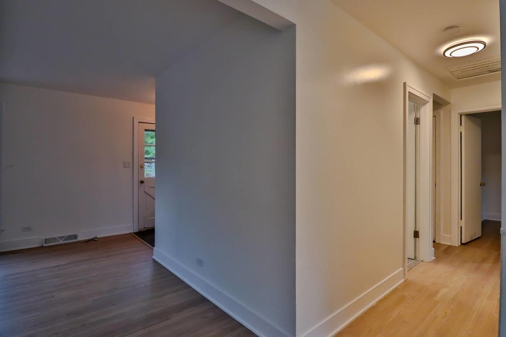 30w162 Claymore Lane - Photo 10