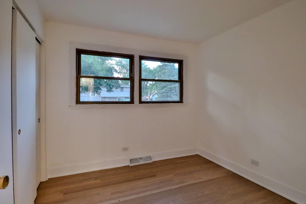 30w162 Claymore Lane - Photo 13