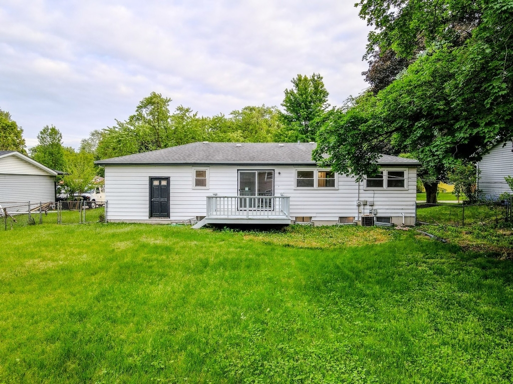30w162 Claymore Lane - Photo 2