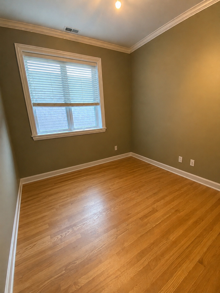 2038 W Iowa Street - Photo 36